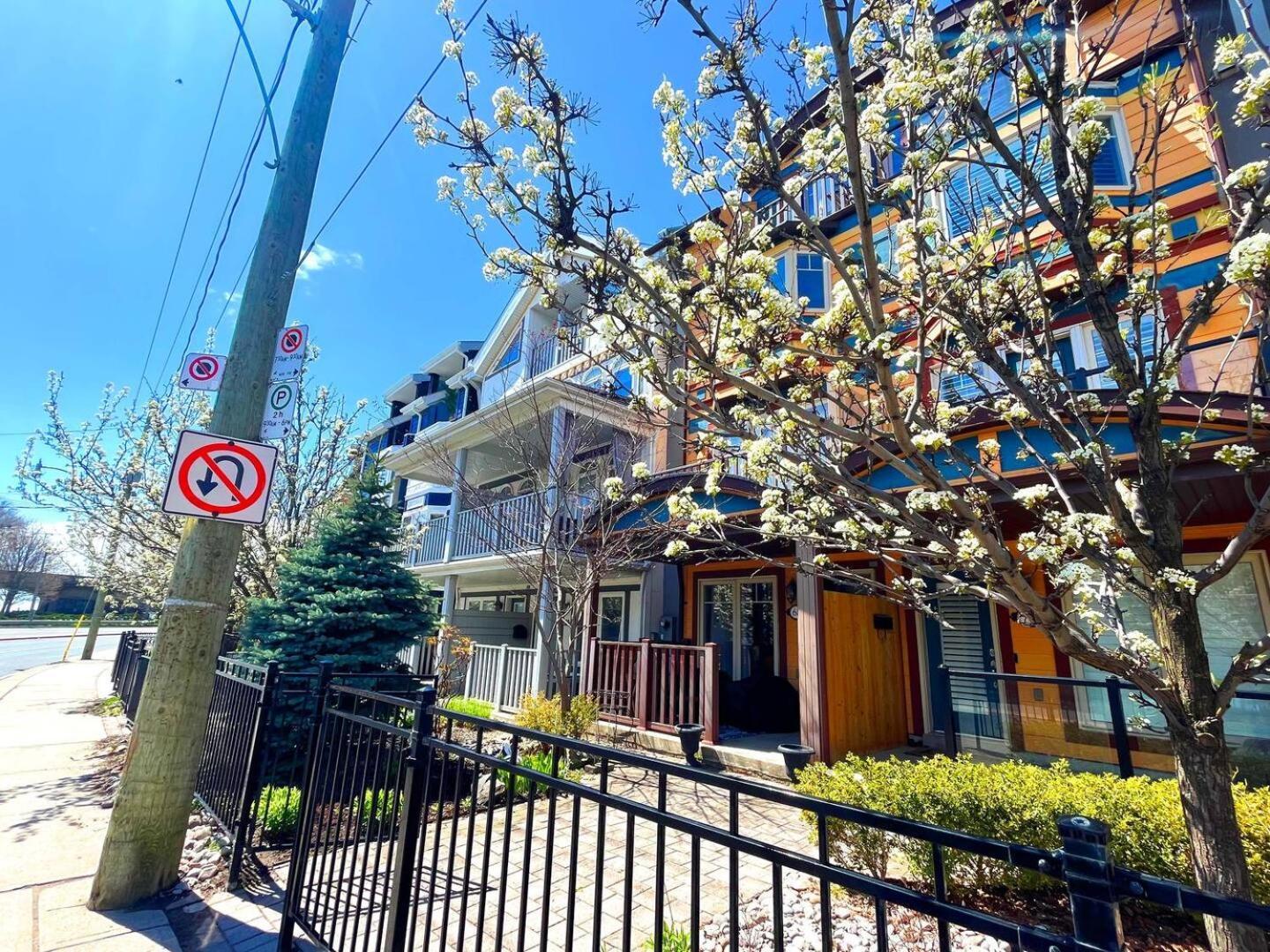 Stunning Rooms In Townhouse Across The Beach Toronto Eksteriør billede